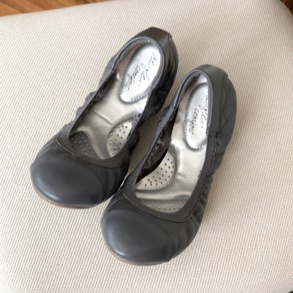 DexFlex Comfort Flats — Women Size 5